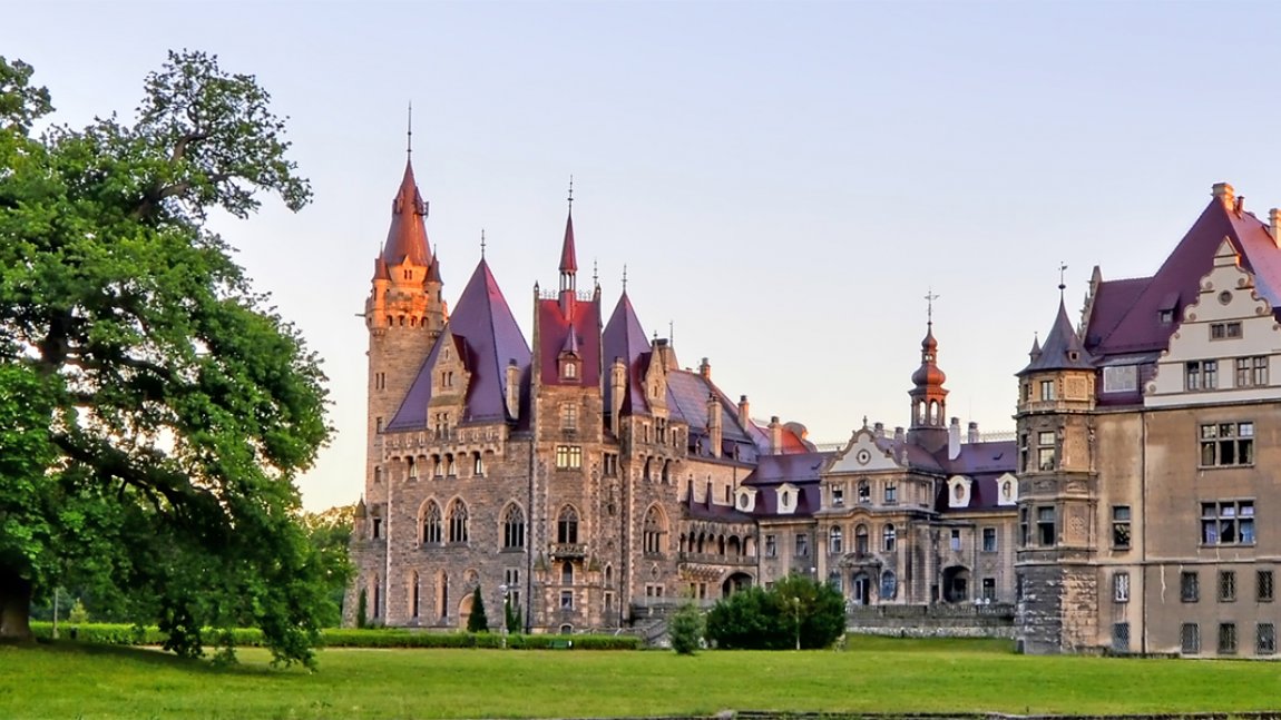 Park przyzamkowy w Mosznej 